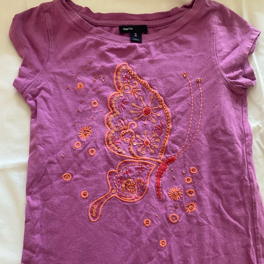 Gap Kids violet butterfly shirt